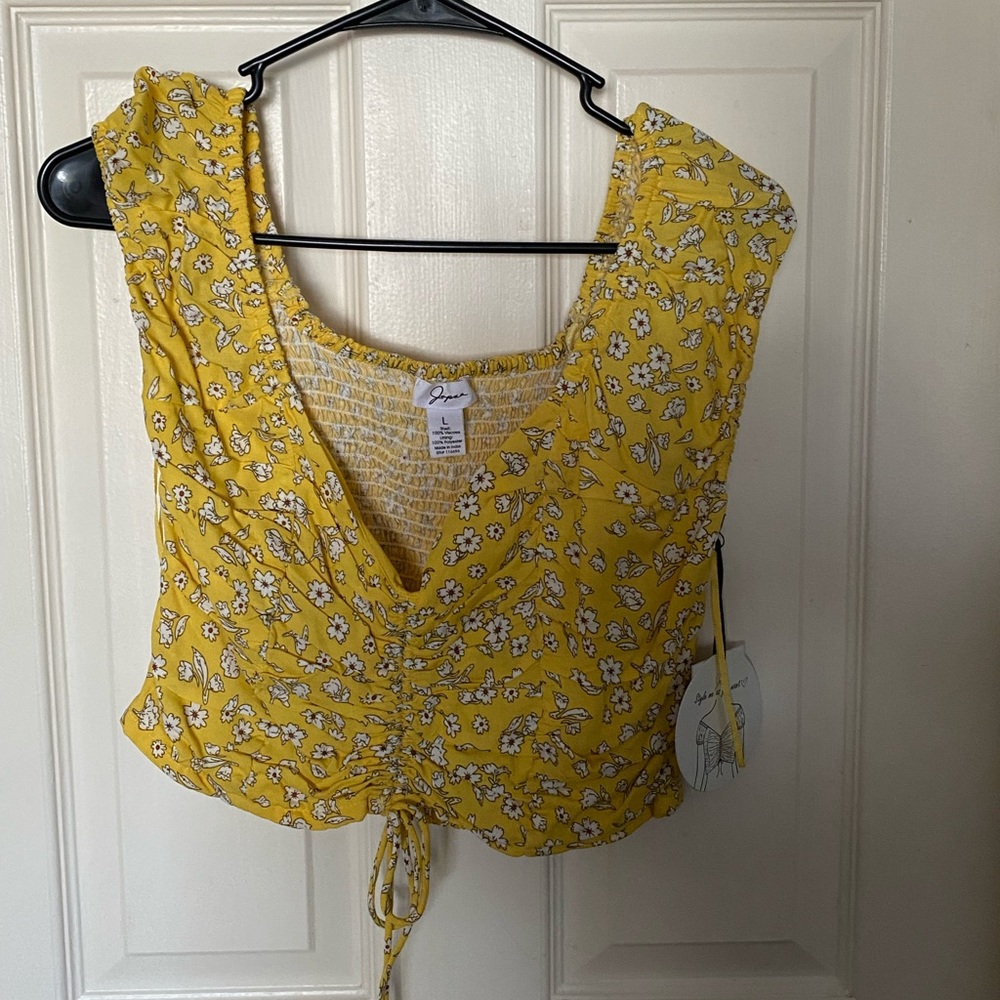 2-ways to Wear Yellow Floral Blouse